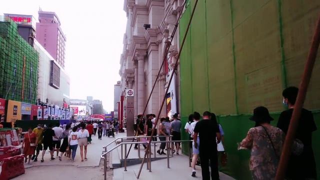 ⁴ᴷ⁶⁰ Walking In A Crowded Shopping Street, Daytime JOY City 大悦城 Shenyang, China (July 11, 2020)