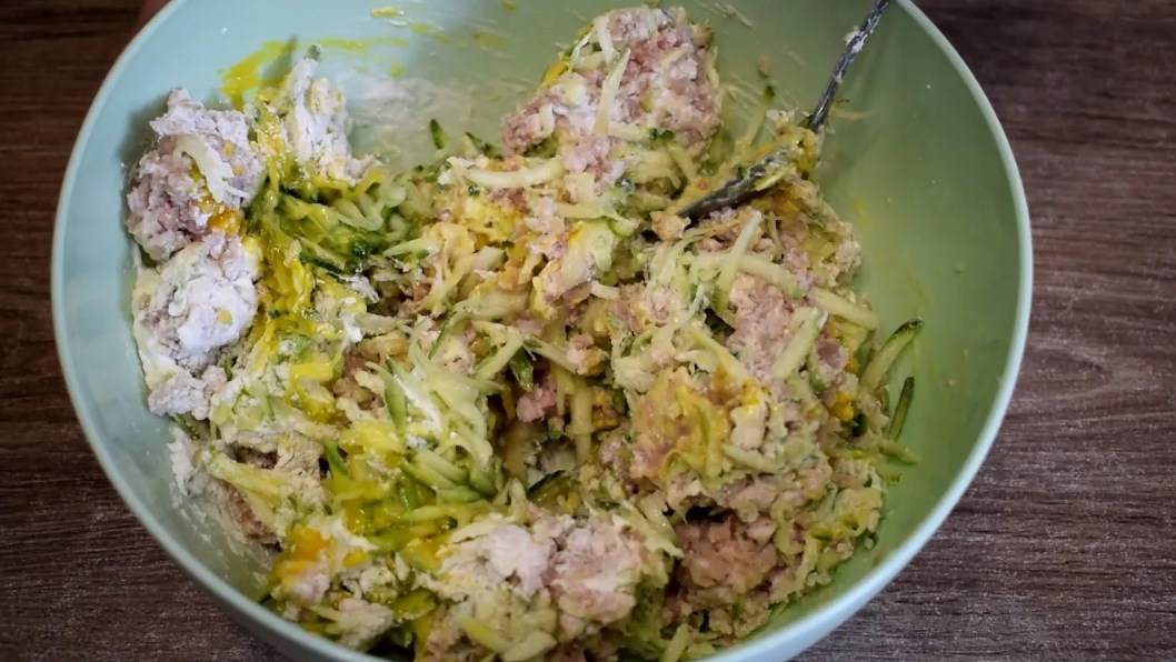 ПЕРЕМЕШАЙТЕ ФАРШ С МУКОЙ! ВЕК ЖИВИ-ВЕК УЧИСЬ! Долго искала и НАКОНЕЦ ТО НАШЛА ПРАВИЛЬНЫЙ РЕЦЕПТ!!! смотреть онлайн