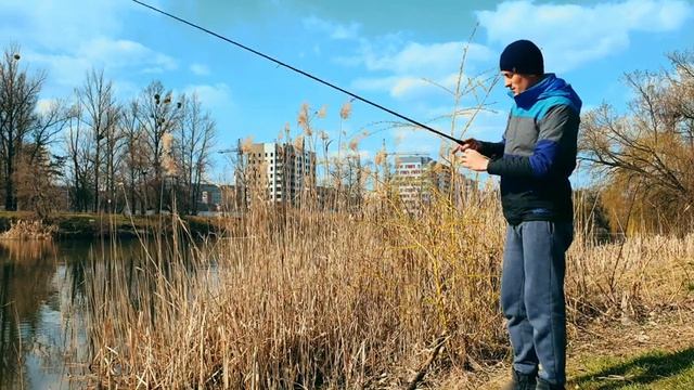 ОКУНИ НА КАЖДОМ ЗАБРОСЕ (Street Fishing в Харькове) смотреть онлайн