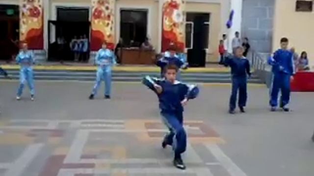1 мая 2014 год Праздник. Танец 6 "А" гимназия №8 г.Тихорецка смотреть онлайн
