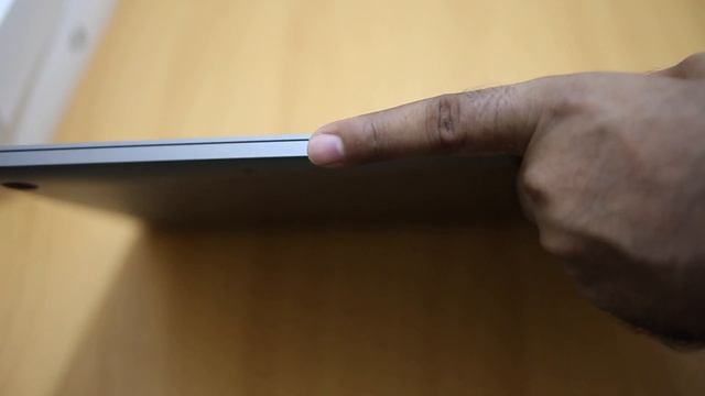 Apple MacBook Pro 15 inch Touch Bar and Touch ID смотреть онлайн