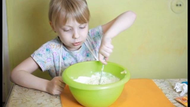 Снежка печет печенье смотреть онлайн