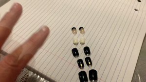 Как наклеить накладные ногти?? без клея?Сегодня чёрные