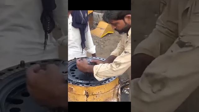 Обслуживание моста бульдозера. смотреть онлайн