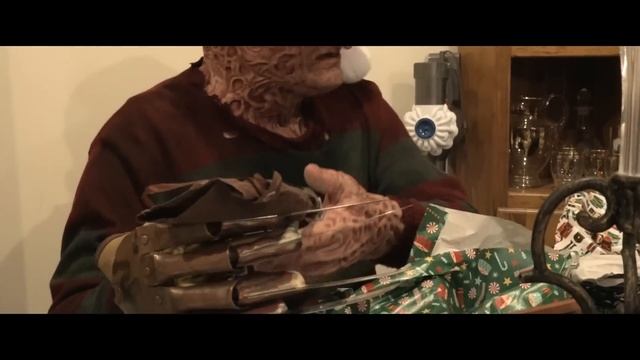 Horror Icons Celebrate Christmas смотреть онлайн