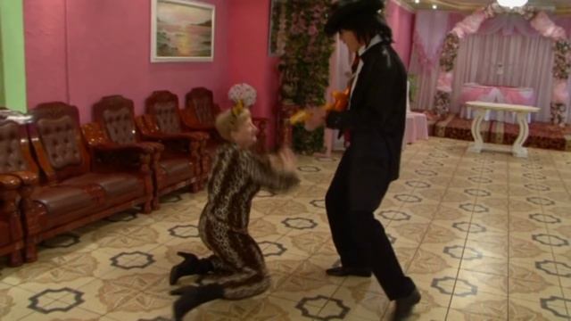 Страстный танец пылкой тигрицы! смотреть онлайн