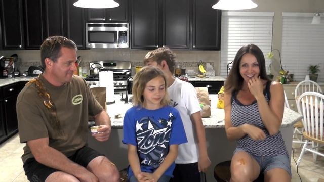 EAT IT OR WEAR IT CHALLENGE! | We Are The Davises смотреть онлайн