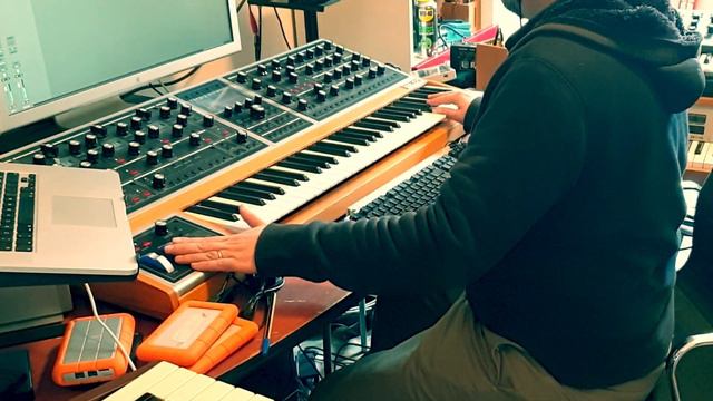 Moog One // Classic "Blade Runner" Inspired Brass Patch смотреть онлайн