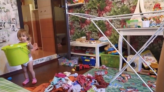 Как УБРАТЬ КВАРТИРУ с маленьким ребенком | БЕЛЬЕ | РАСХЛАМЛЕНИЕ детской одежды смотреть онлайн