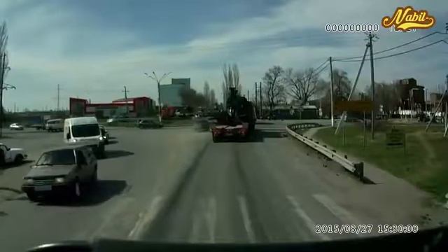 кадры с авторегистратора-КАДРЫ С ПЕШЕХОДАМИ...(жесткое видео) смотреть онлайн