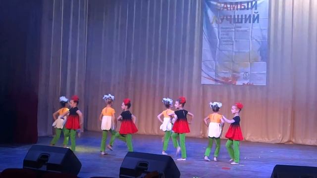 эстрадный танец Дети 5 лет смотреть онлайн