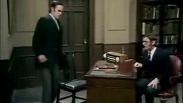Monty Python's Ministry of Silly Walks (Full Sketch) смотреть онлайн