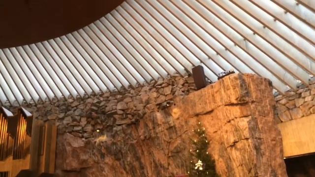 Церковь в скале. Хельсинки. Перед Рождеством... смотреть онлайн