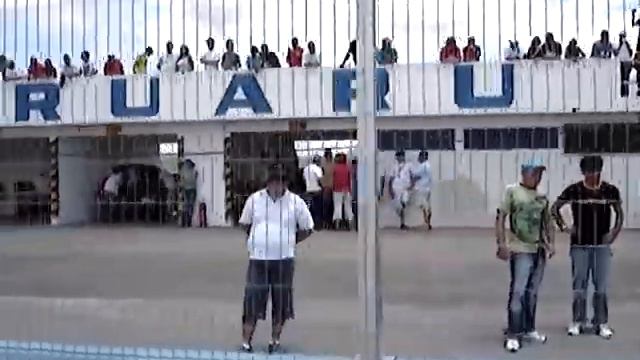 Um minuto de barulho - Homenagem a Beto "Bracinho" (19/11/2006) смотреть онлайн
