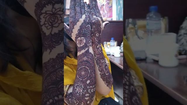 Hassan Mehndi Parlour(1) смотреть онлайн