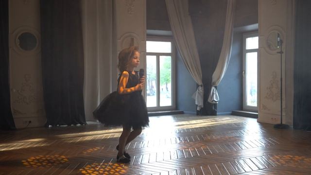 Ученица Школы вокала Леди Ксю - Амина - песня "Ай будет круто" смотреть онлайн