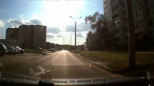 Ребенок бросается под колеса смотреть онлайн