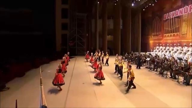 "Плясовая" Композитор Федор Мартынов. Поют Владимир Трошин и Стелла Мазалюк смотреть онлайн