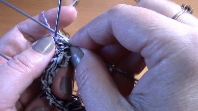 Вязание носков с двойной подошвой и массажным эффектом Часть 3 из 9 смотреть онлайн