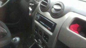 Смена магнитолы Pioneer на Sony в автомобиле Renault Sandero из-за шипения