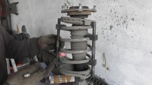 Замена передней стойки Киа Спектра