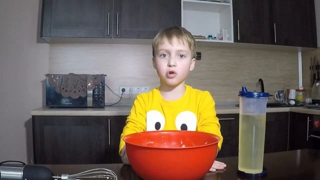 КАК СДЕЛАТЬ БЛИНЫ на молоке делать тонкие блинчики тесто приготовить жарить готовить рецепт испечь смотреть онлайн