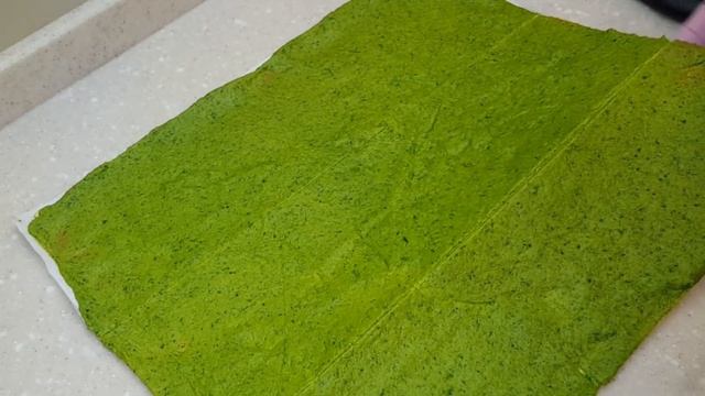 ШПИНАТНЫЙ МЕДОВИК с ягодным конфи?ВЕРТИКАЛЬНАЯ СБОРКА?Spinach cake recipe смотреть онлайн