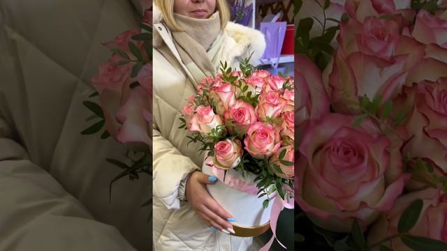 Бокс из 35 роз Джумилия смотреть онлайн