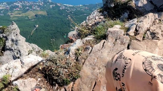 vlog ☀️ Полетела с горы Ай-Петри / канатная дорога / опять потери смотреть онлайн