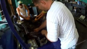 Ремонт двигателя Mercedes W124 m103 2.6 Возвращаем мотор на место. Начало. (часть1)