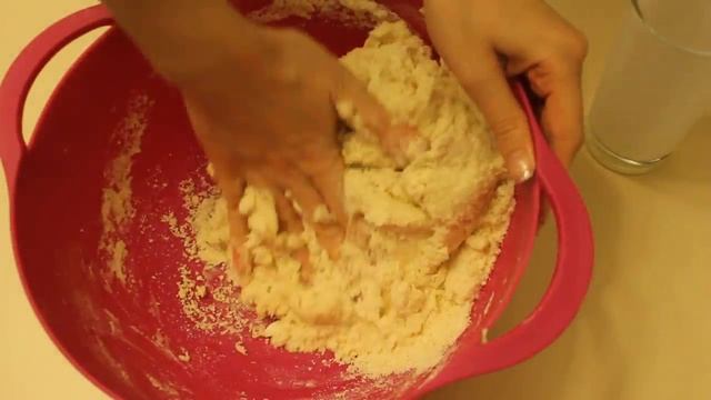 Рулетики с корицей | Cook with me смотреть онлайн