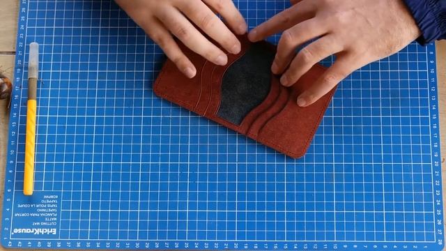 High-Speed Crafting #1. Card Wallet. Free PDF pattern/ Делаем кардхолдер. Бесплатная выкройка. смотреть онлайн
