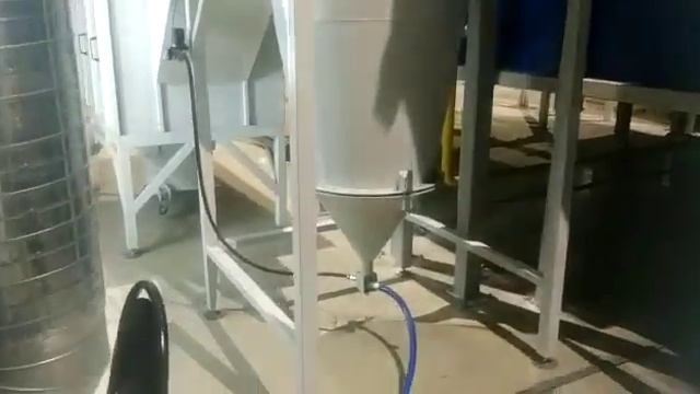 Автоматическая линия нанесения порошковой краски производства INDUSTEQ смотреть онлайн