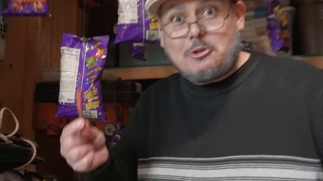 Addicted to TAKIS смотреть онлайн
