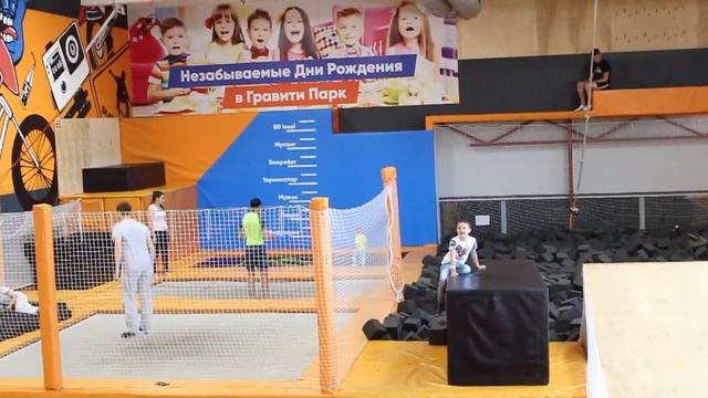 САЛЬТО НАЗАД. БАТУТНЫЙ ПАРК "ГРАВИТИ" + БОНУС "КОЛЕСО ОБОЗРЕНИЯ" Г. ИЖЕВСК смотреть онлайн