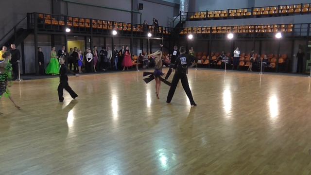 В класс Юниоры 2+1 финал латина смотреть онлайн