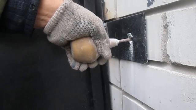 Прочистка отверстия под анкер(штырь) воздухом смотреть онлайн