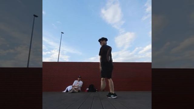 Frame Interpolation Bboy смотреть онлайн