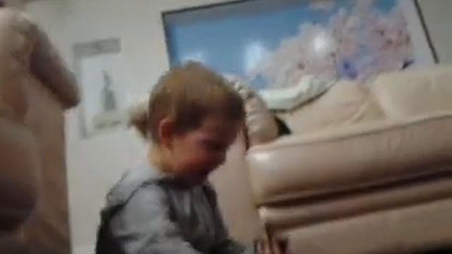 Вот че он плачет??? смотреть онлайн