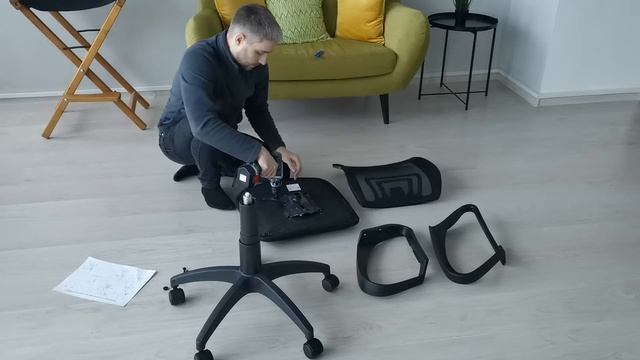 Видеообзор на Кресло для персонала Бюрократ CH-695NLT/BLACK TW-01 черный TW-11 смотреть онлайн