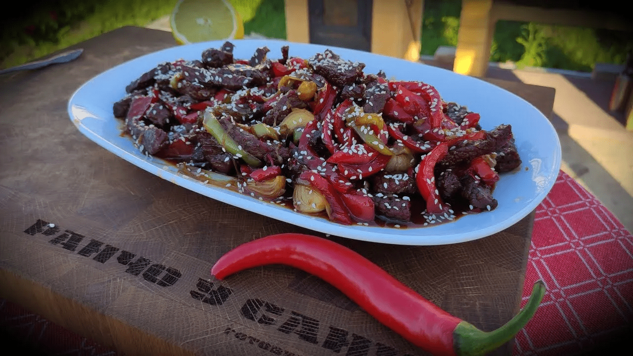 СЪЕЛИ сразу всё. МЯСО ПО-ТАЙСКИ. Говядина в кисло-сладком соусе. смотреть онлайн