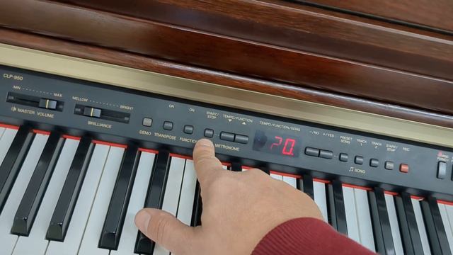Yamaha Clavinova CLP-950 digital piano in mahogany colour stock number 22318 смотреть онлайн