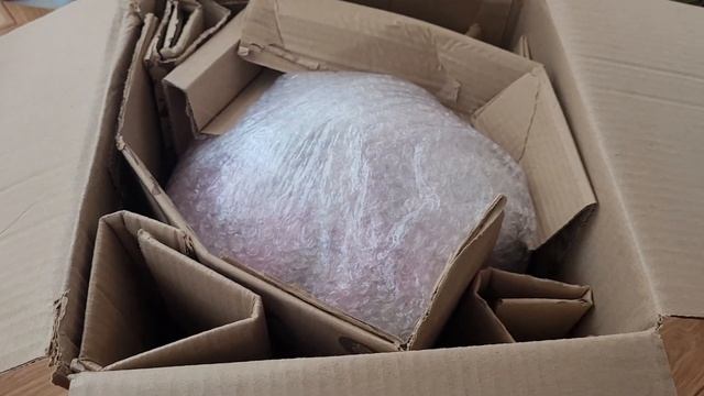 УПАКОВКА БОЛЬШОГО БУКЕТА С РОЗАМИ ДЛЯ ПЕРЕСЫЛКИ ПОЧТА РОССИИ. БУКЕТ ПОЕДЕТ В ПРОХЛАДНЫЙ КБР 11.10.2 смотреть онлайн