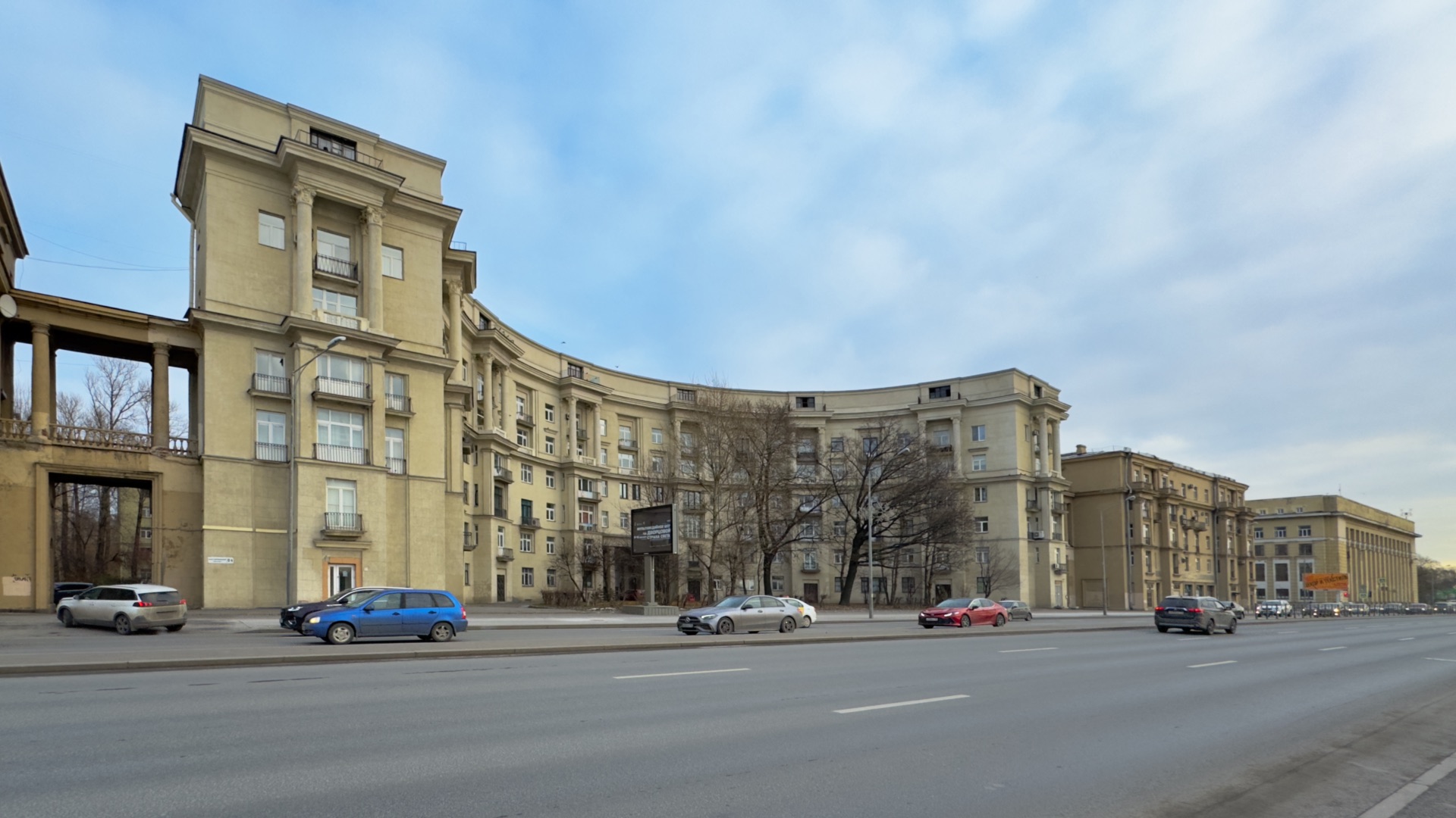 Санкт-Петербург. Набережная Невы? Нет, Малоохтинский проспект. смотреть онлайн