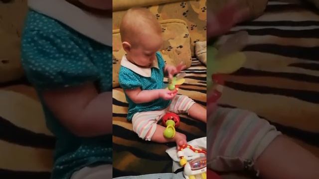 Как научить малыша сидеть смотреть онлайн