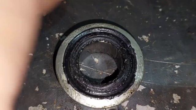 Мерседес 1524L ремонт тормозного крана задних колёс, он же регулятор тормозных сил. смотреть онлайн