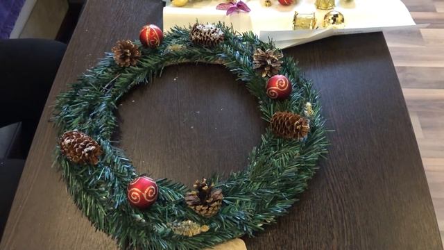 Новогодний венок своими руками из дешевой елки FIX PRICE.Субтитры. #новогодниевенки #новыйгод2022 смотреть онлайн