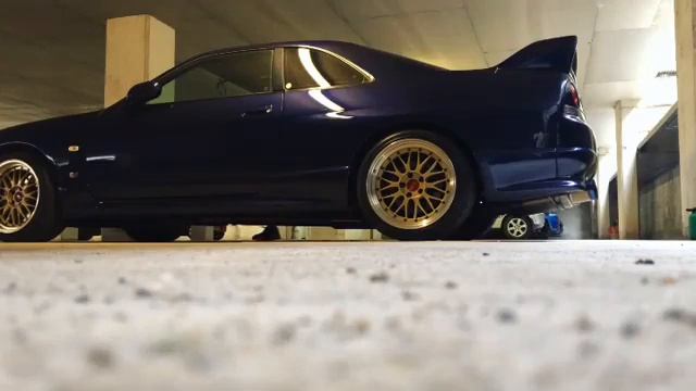 Nissan Skyline GT-R R33 Cold-Start смотреть онлайн