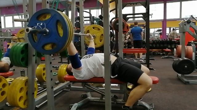 6 жим лежа,резина сверху,150 смотреть онлайн