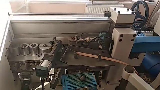 Кромкооблицовочный станок KDT-365 Б/У смотреть онлайн